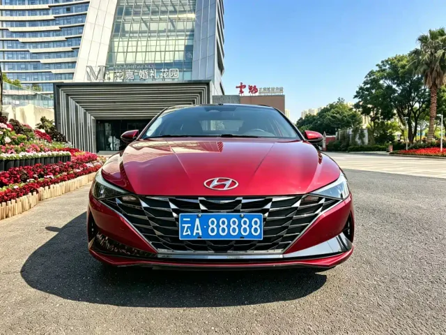 Hyundai Elantra — Фото автомобиля 2