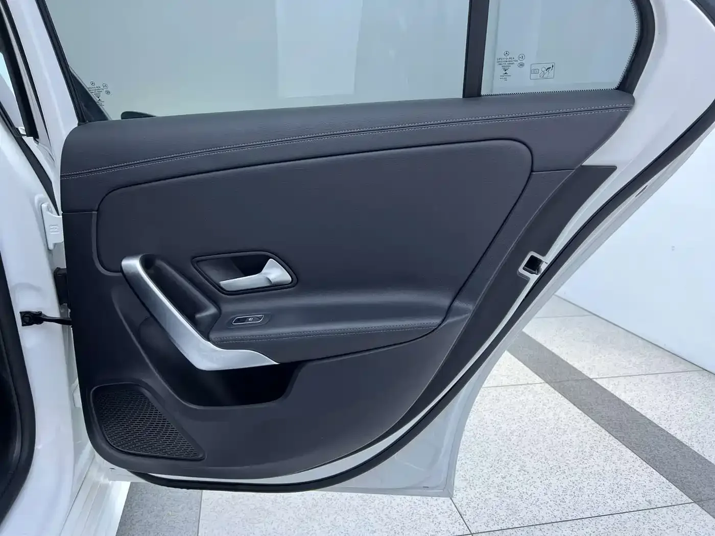 Mercedes-Benz Mercedes-Benz A-Class 2022 Facelift A 180 L Sport Sedan — Фото автомобиля 19