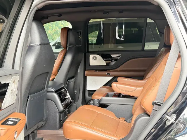 Lincoln Aviator — Фото автомобиля 13