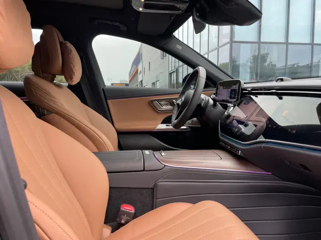 Mercedes-Benz E-Class — Фото автомобиля 17