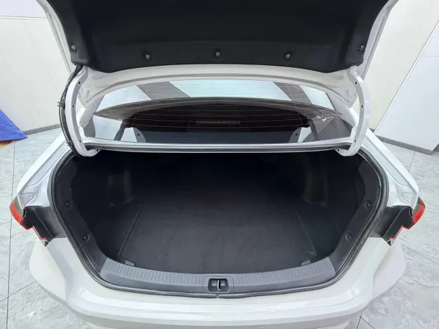 Toyota Corolla — Фото автомобиля 18