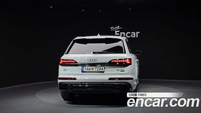 Audi Q7 55 TFSI quattro Premium — Фото автомобиля 4