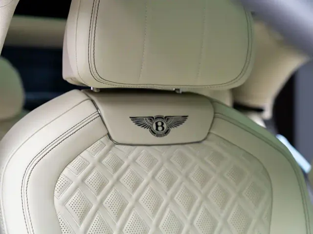 Bentley Flying Spur — Фото автомобиля 14