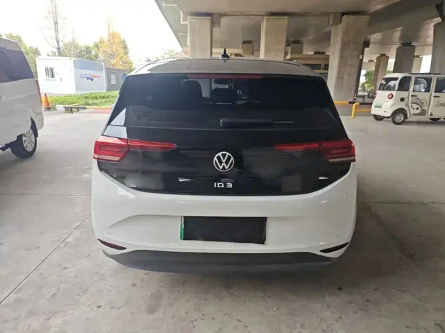 Volkswagen ID.3 — Фото автомобиля 5