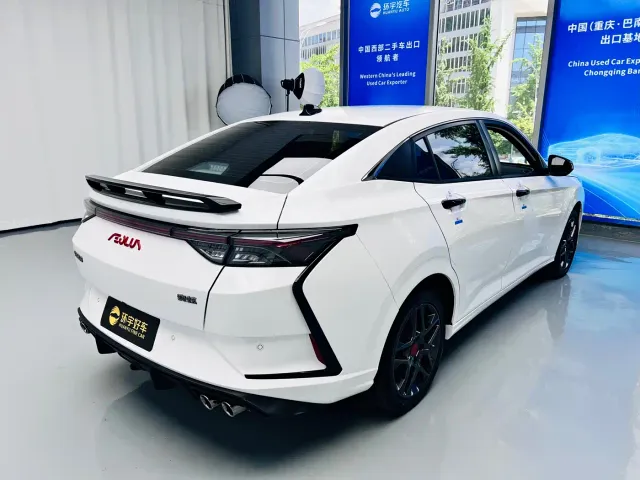 Dongfeng Yixuan — Фото автомобиля 9