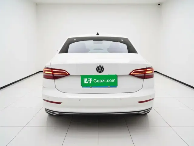Volkswagen Lavida — Фото автомобиля 3