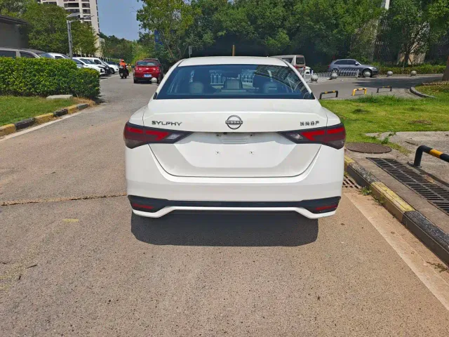 Nissan Sylphy — Фото автомобиля 6