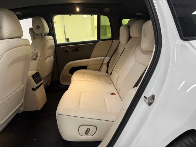 Li Auto i6 — Фото автомобиля 13