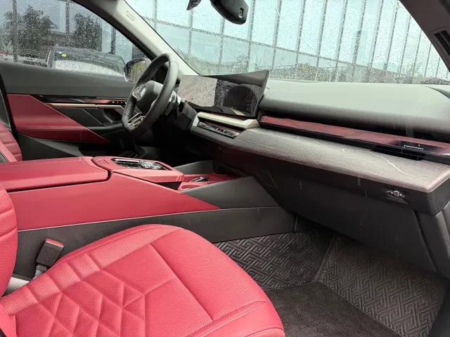BMW 5 Series — Фото автомобиля 17