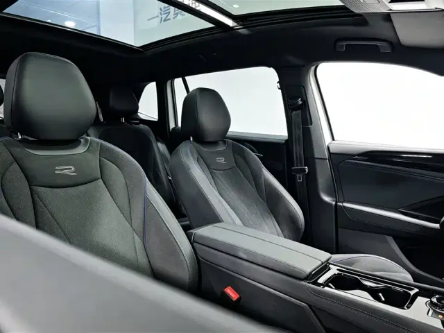 Volkswagen Tiguan L — Фото автомобиля 8