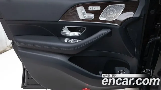 Mercedes-Benz GLE-Class — Фото автомобиля 16
