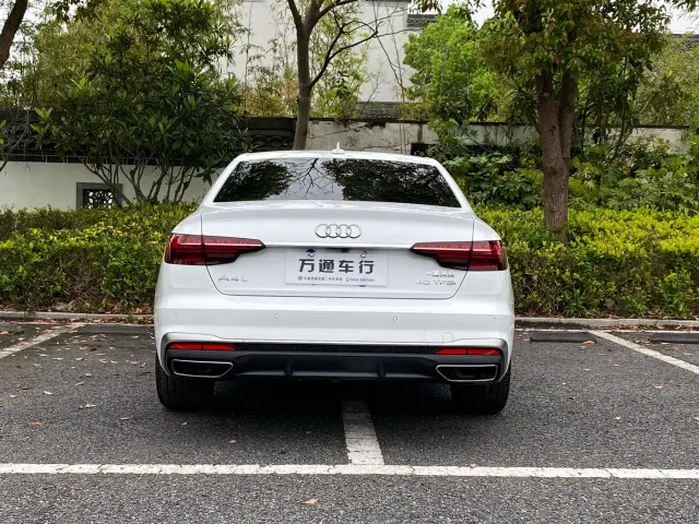 Audi A4L — Фото автомобиля 4