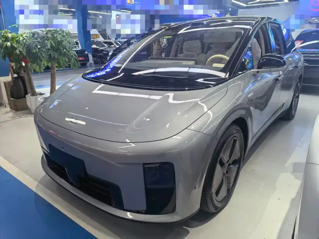 Фотография автомобиля — Li Auto i8