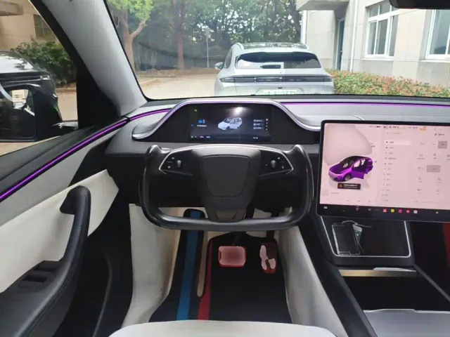 Tesla Model Y — Фото автомобиля 10