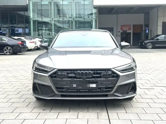Audi A7L — Фото автомобиля 2