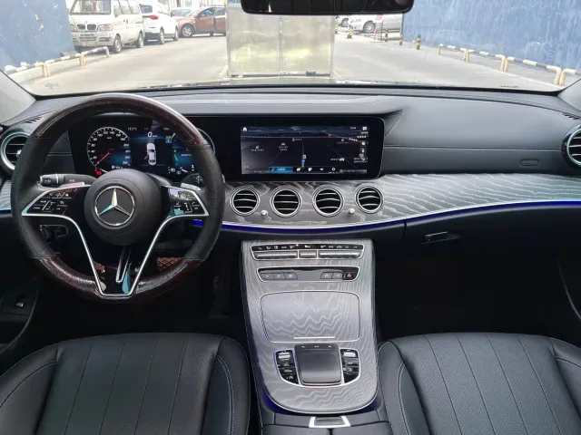 Mercedes-Benz E-Class — Фото автомобиля 13