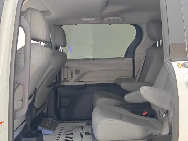 Toyota Granvia — Фото автомобиля 8