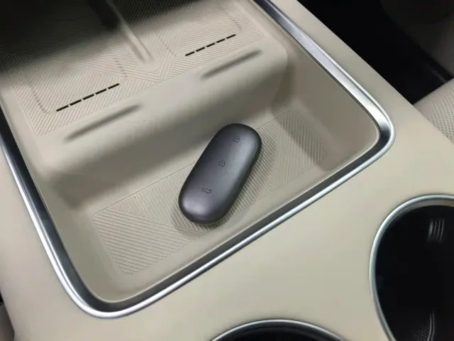 Li Auto L8 — Фото автомобиля 20