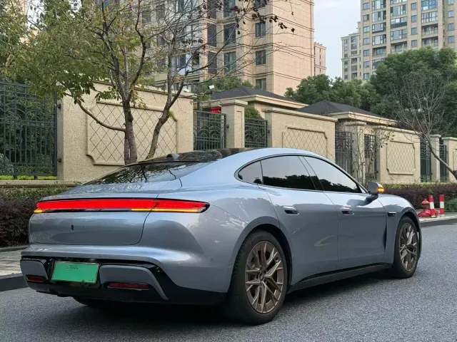 Shangjie Z7 — Фото автомобиля 5