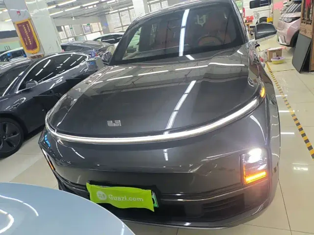 Li Auto L8 — Фото автомобиля 2