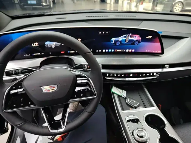 Cadillac XT5 — Фото автомобиля 9