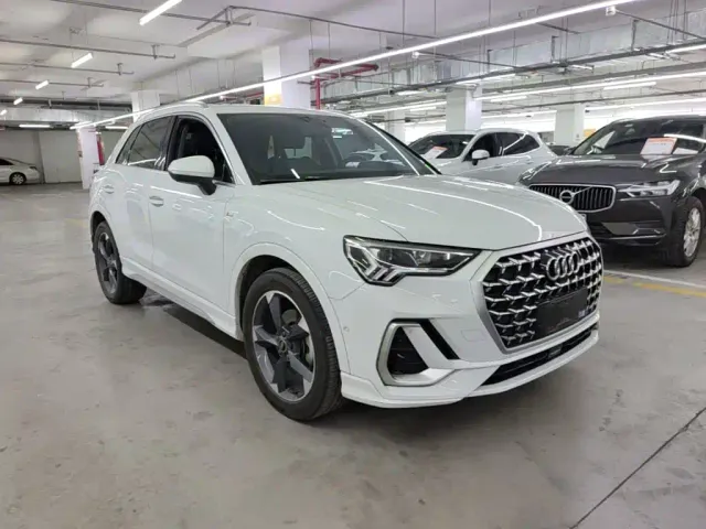 Audi Q3 — Фото автомобиля 3