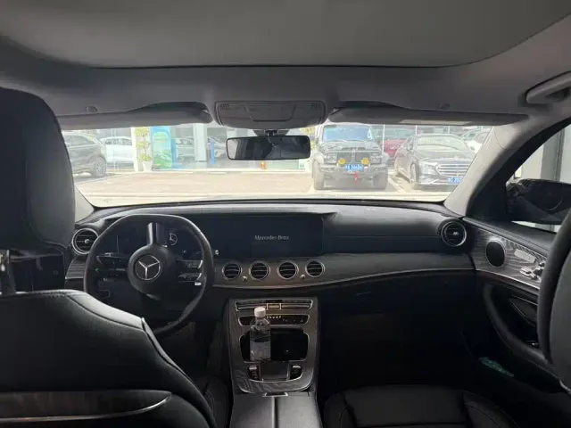 Mercedes-Benz E-Class — Фото автомобиля 6