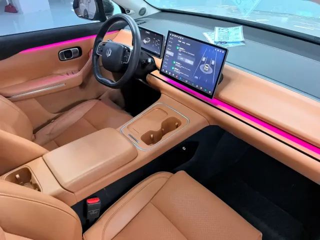 Leapmotor C10 — Фото автомобиля 11