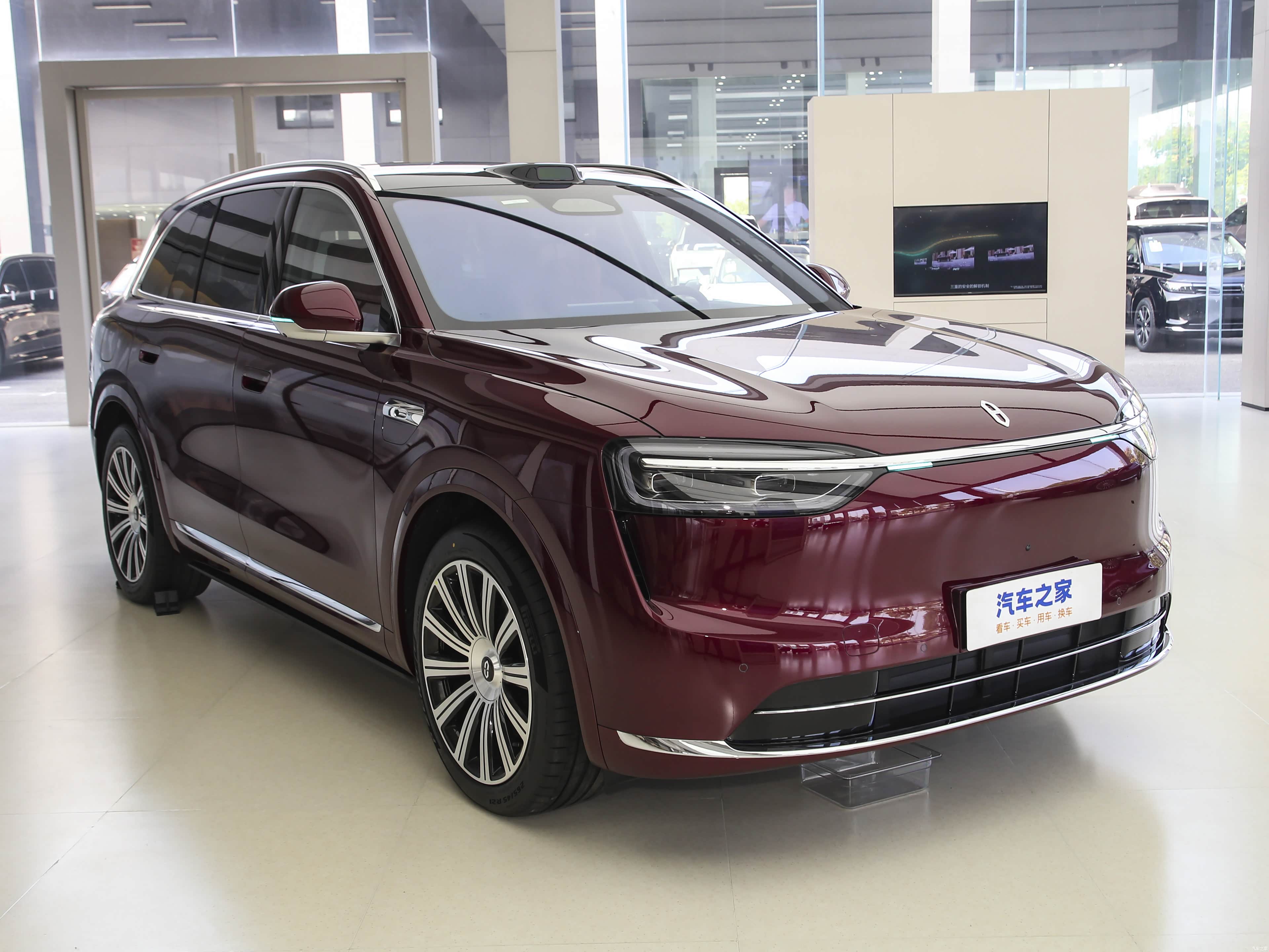 AITO M7 EREV MAX 5 seats 4wd — Фото автомобиля 3