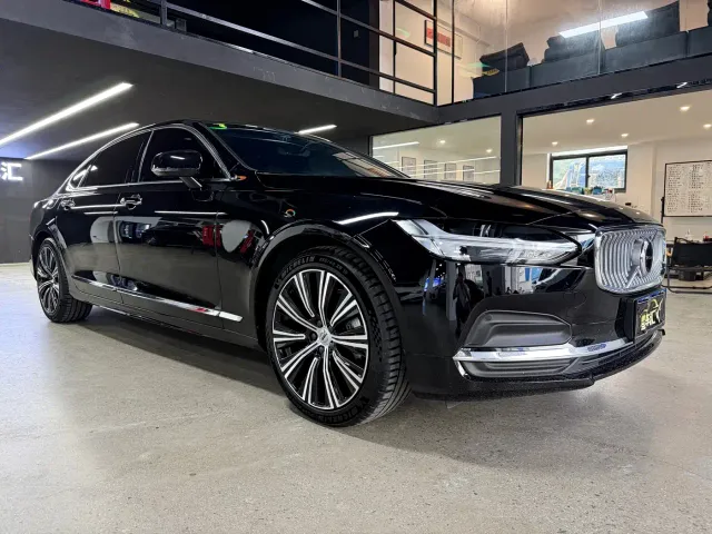 Volvo S90 — Фото автомобиля 3