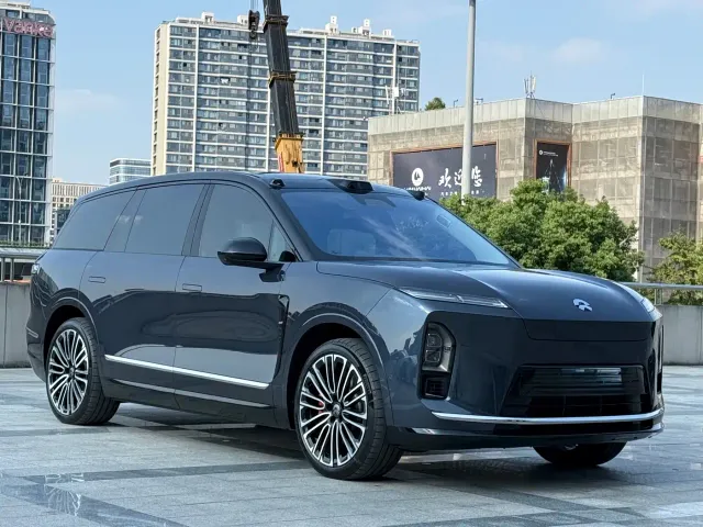 Nio ES8 — Фото автомобиля 3