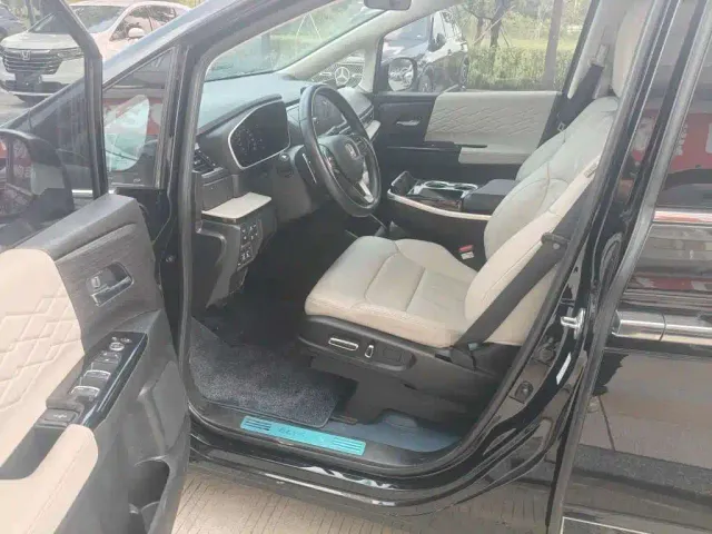 Honda Elysion — Фото автомобиля 4