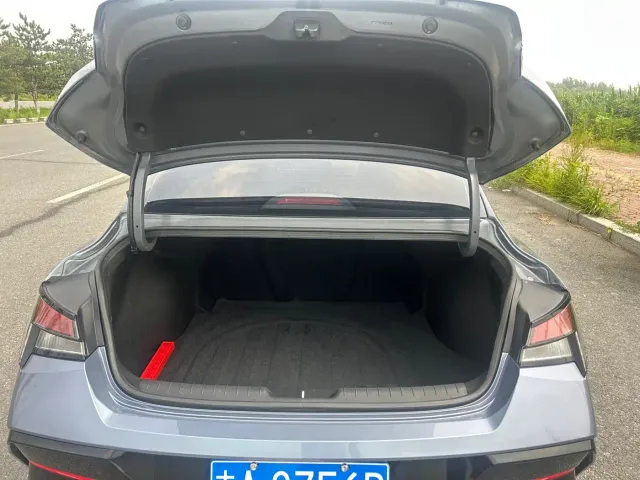 Hyundai Elantra — Фото автомобиля 9