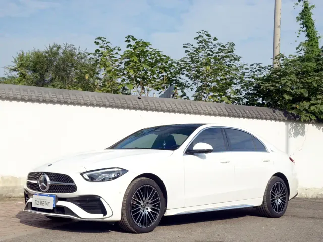 Фотография автомобиля — Mercedes-Benz C-Class