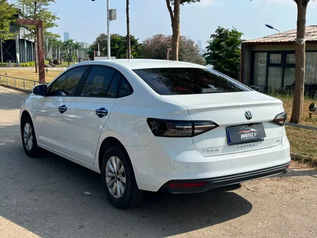 Volkswagen Lavida — Фото автомобиля 4