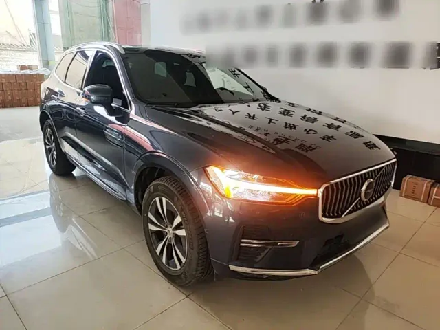 Volvo XC60 — Фото автомобиля 3