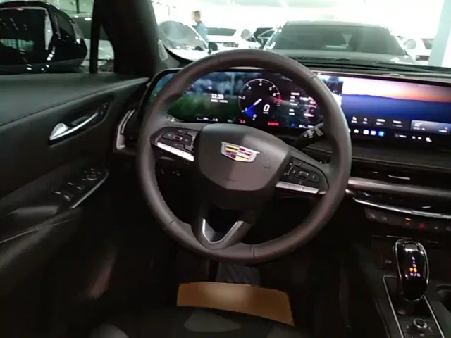 Cadillac XT4 — Фото автомобиля 10