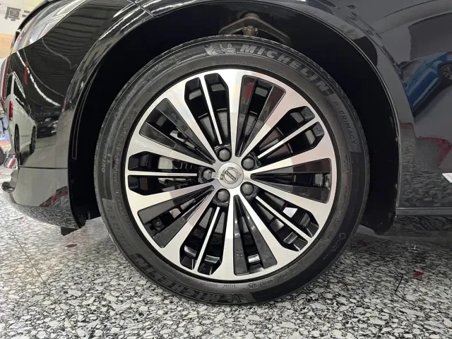 Volvo S90 — Фото автомобиля 14