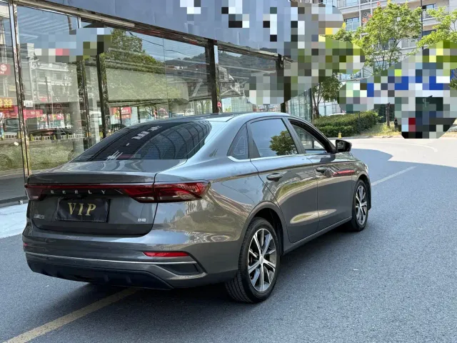 Geely Emgrand — Фото автомобиля 4