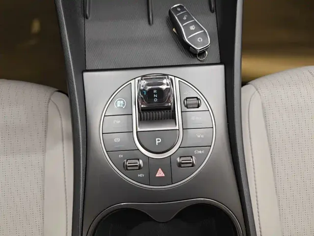 BYD Seal 05 DM-i — Фото автомобиля 13
