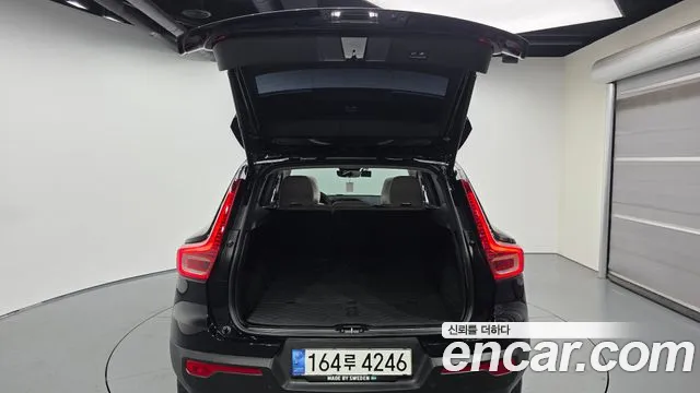 Вольво XC40 B4 Ultimate Bright — Фото автомобиля 19