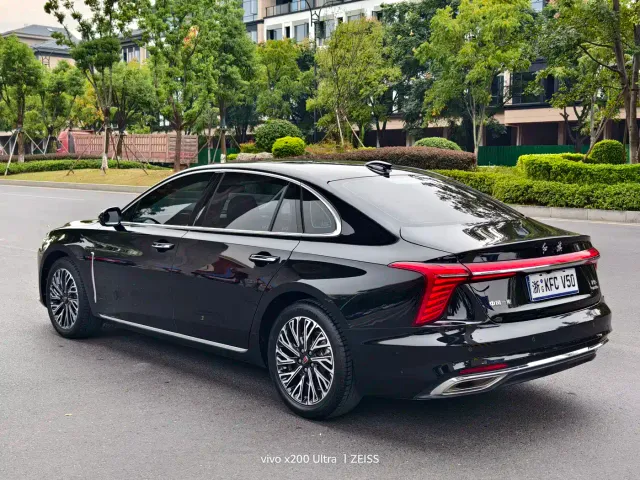 Hongqi H5 — Фото автомобиля 14