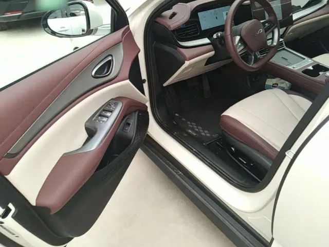 BYD Seal 07 DM-i — Фото автомобиля 15