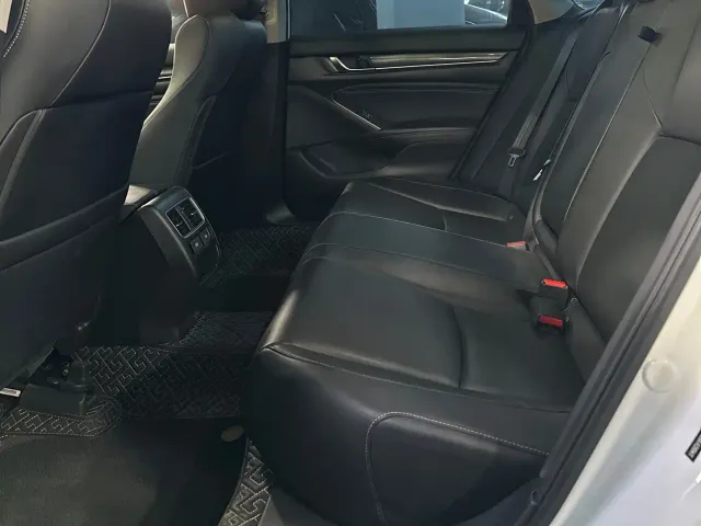 Honda Accord — Фото автомобиля 16