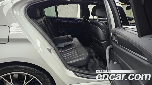 BMW 5 Series G30 — Фото автомобиля 17