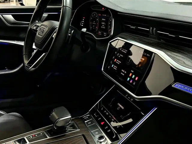Audi A6L — Фото автомобиля 11