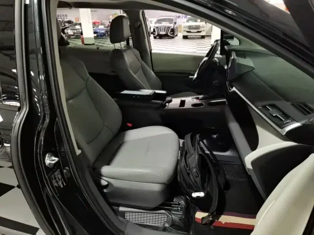 Toyota Granvia — Фото автомобиля 24