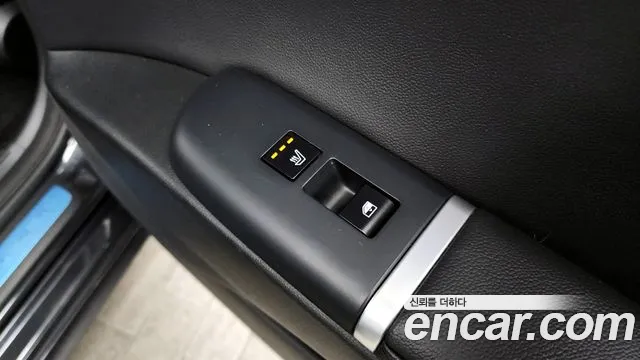 Hyundai Grandeur Grandeur (GN7) 2.5 Бензин 2WD — Фото автомобиля 19