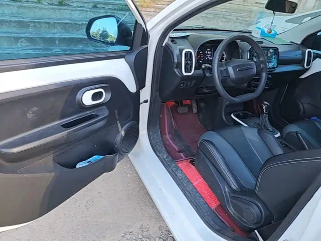 Roewe Clever — Фото автомобиля 15