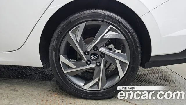 Hyundai Avante CN7 — Фото автомобиля 6